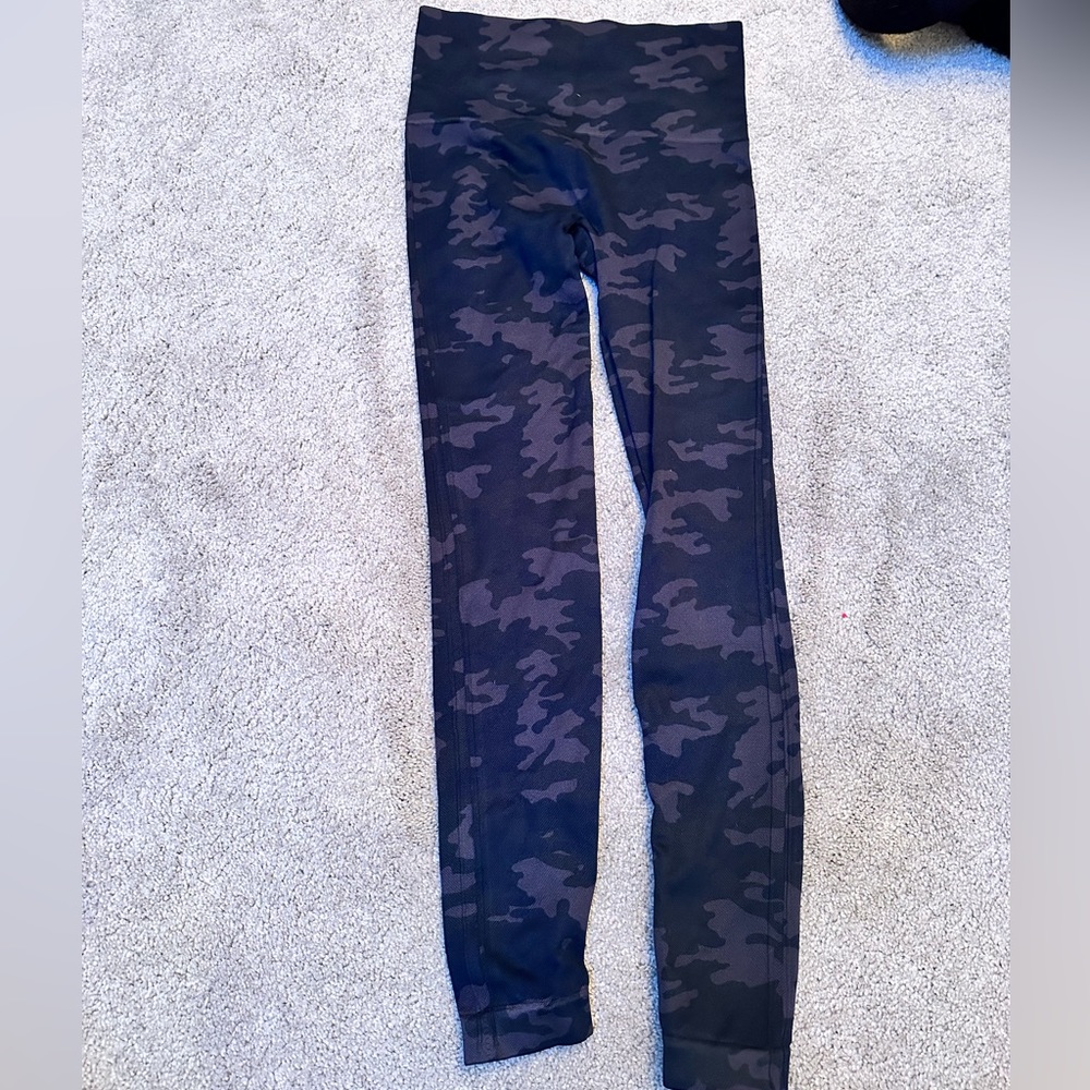 Spanx camo leggings size small